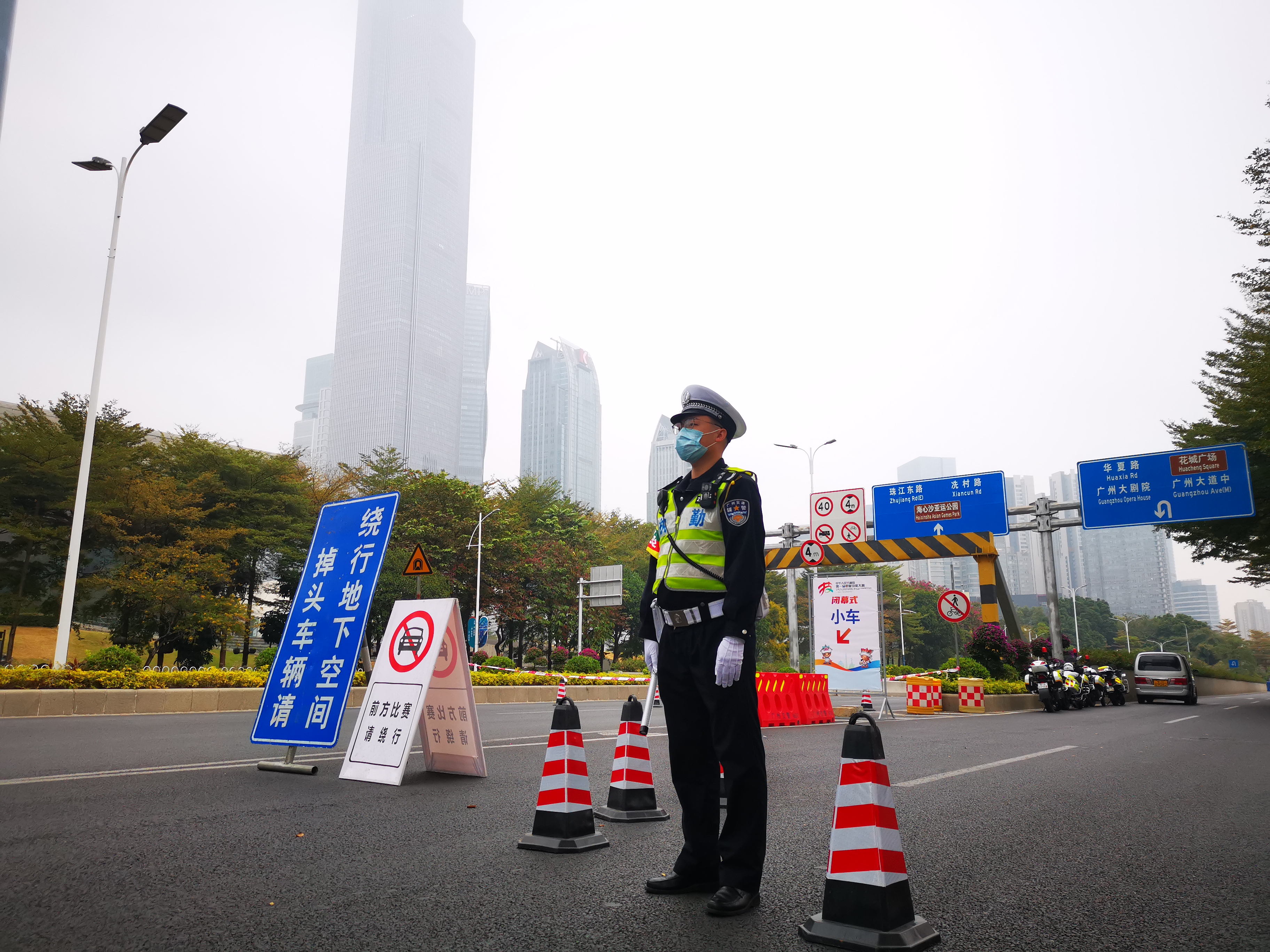 一路相随，广州马拉松的“领跑人”
